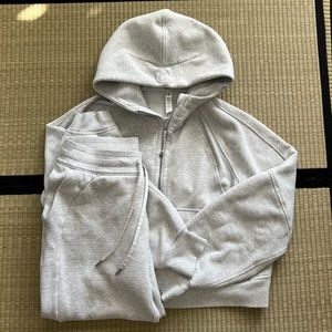 lululemon scuba set in heathered grey (m/l full zip, size 8 joggers)